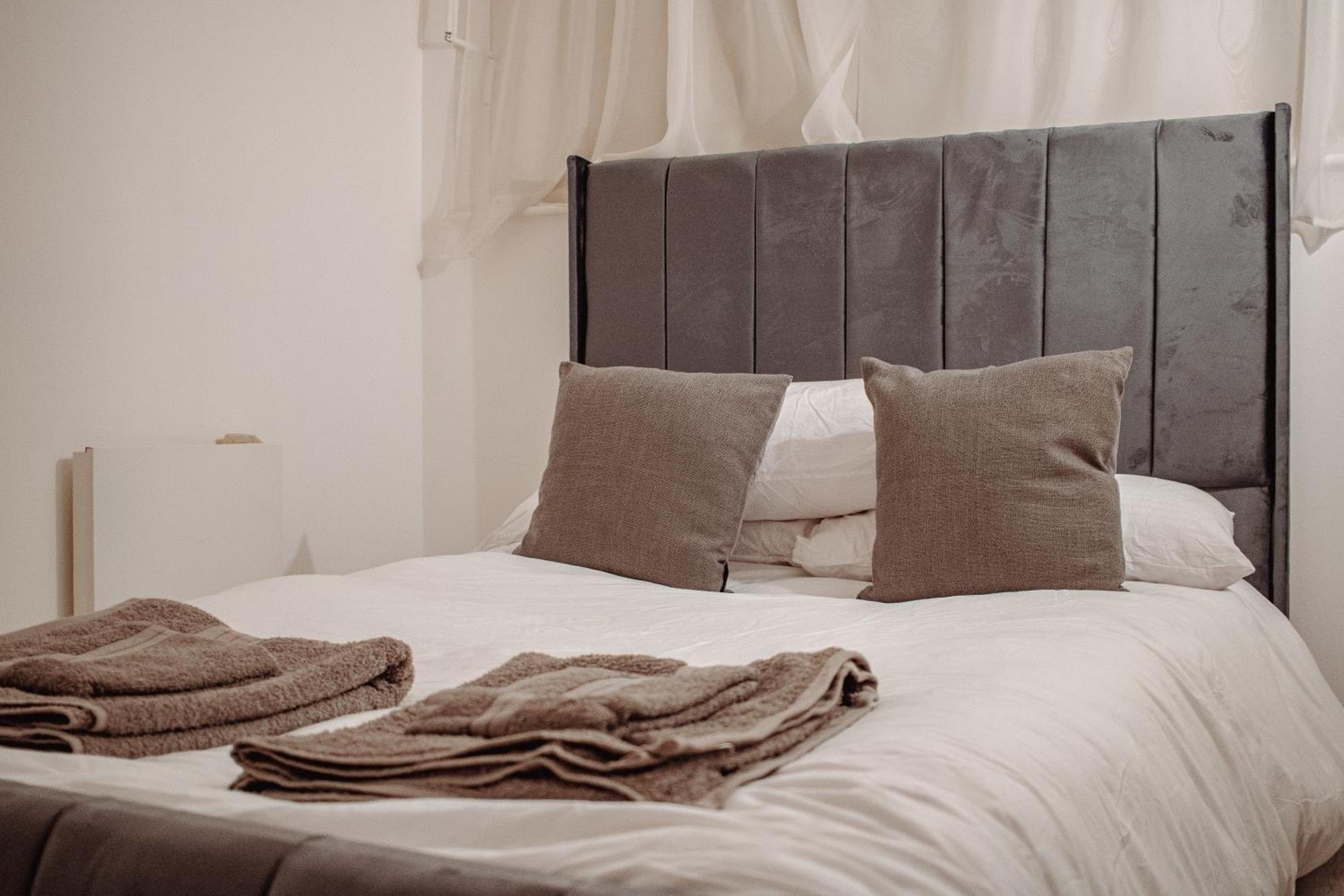 Central & Spacious, Sleeps 8, Perfect For Groups Leeds  Eksteriør bilde