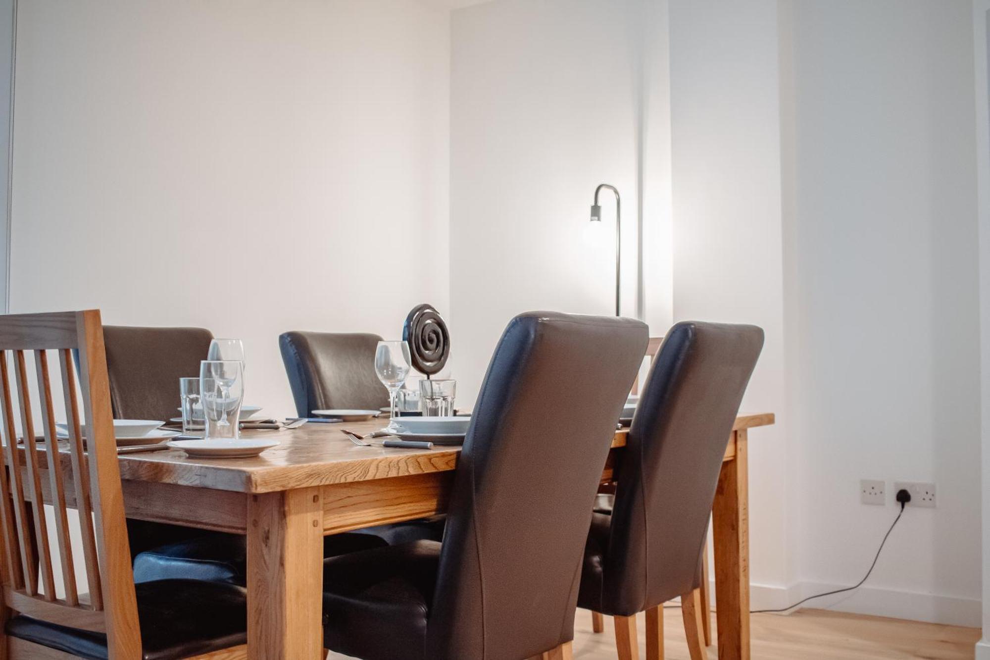 Central & Spacious, Sleeps 8, Perfect For Groups Leeds  Eksteriør bilde