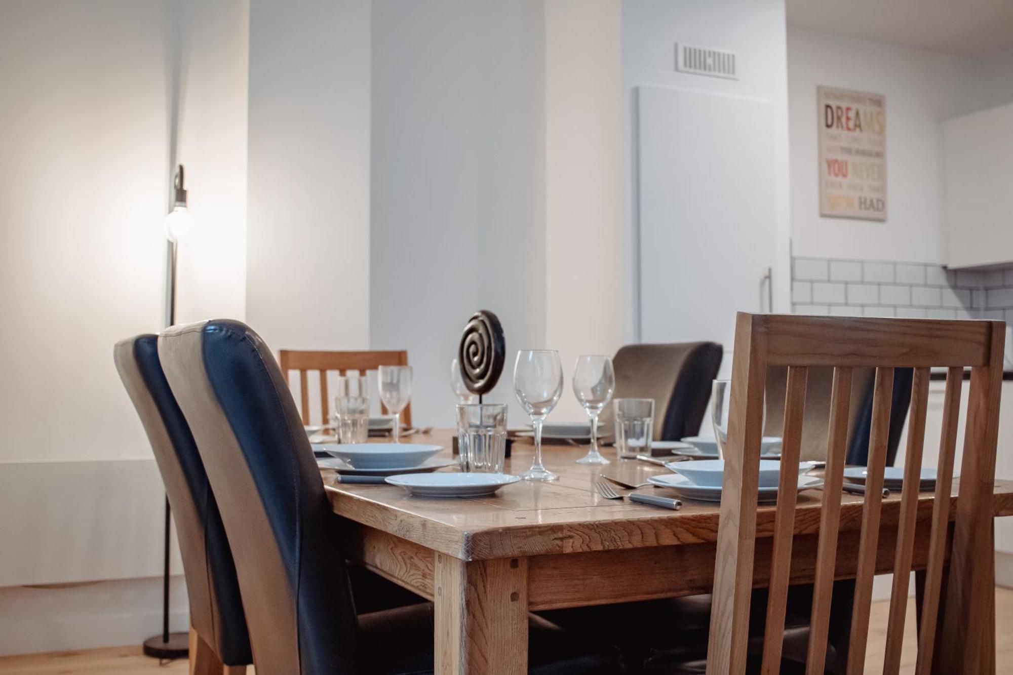 Central & Spacious, Sleeps 8, Perfect For Groups Leeds  Eksteriør bilde