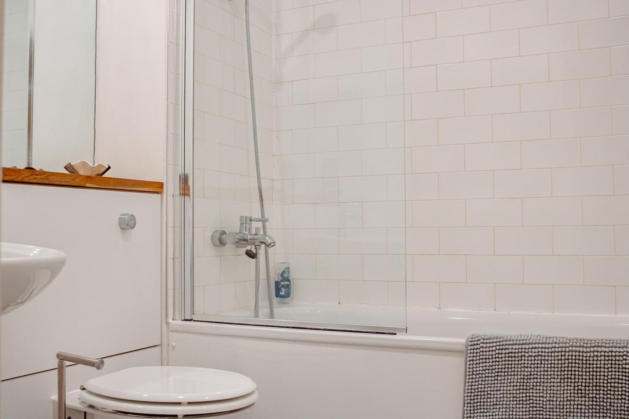 Central & Spacious, Sleeps 8, Perfect For Groups Leeds  Eksteriør bilde