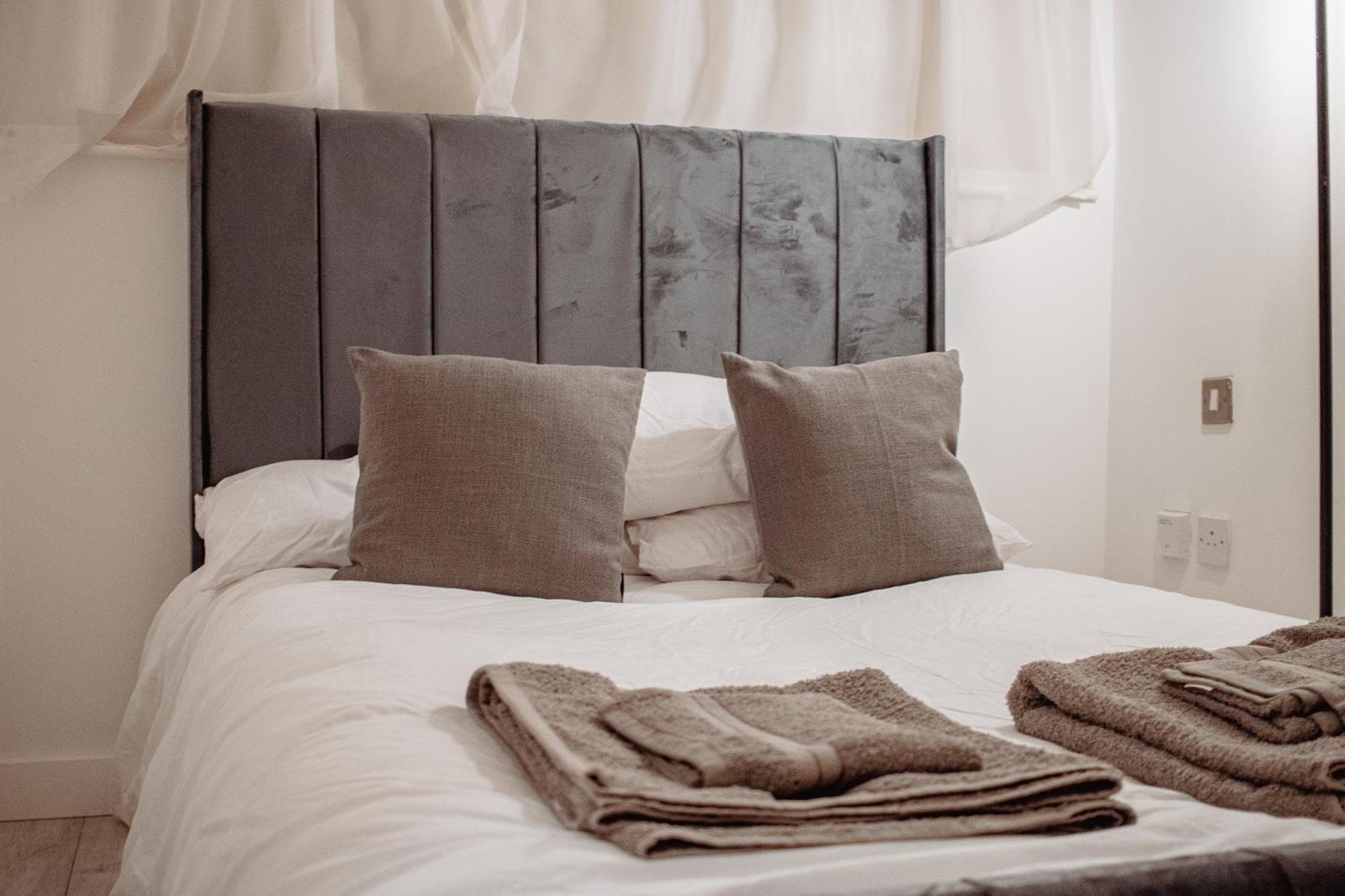 Central & Spacious, Sleeps 8, Perfect For Groups Leeds  Eksteriør bilde