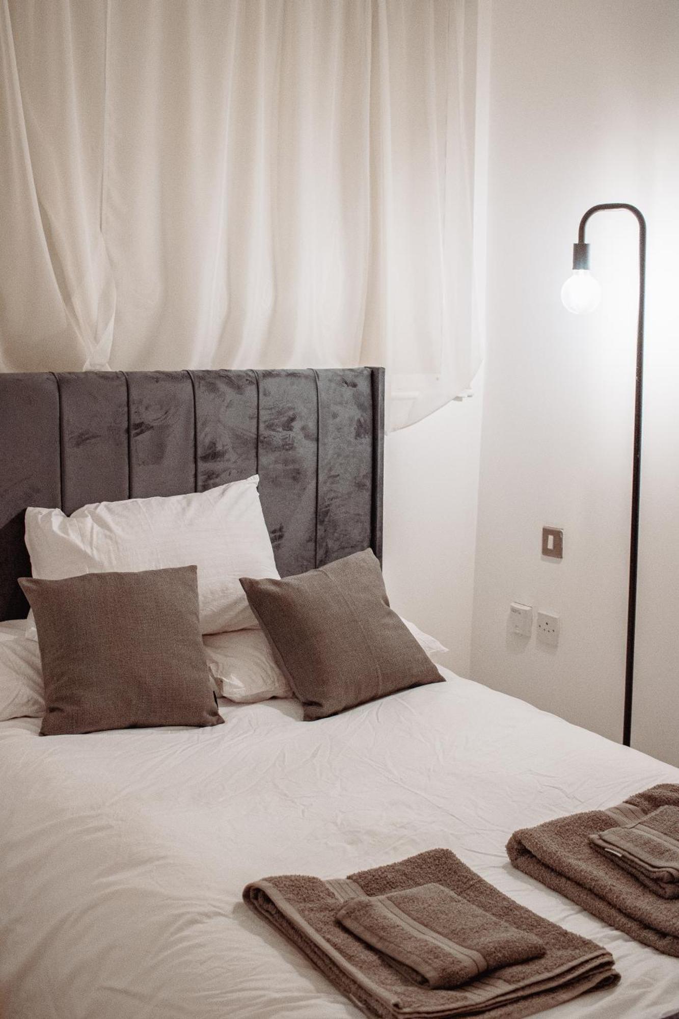 Central & Spacious, Sleeps 8, Perfect For Groups Leeds  Eksteriør bilde
